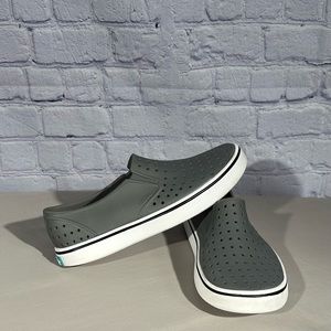 Native Unisex Slip-on waterproof shoe Gray size Men 6 & Women 8